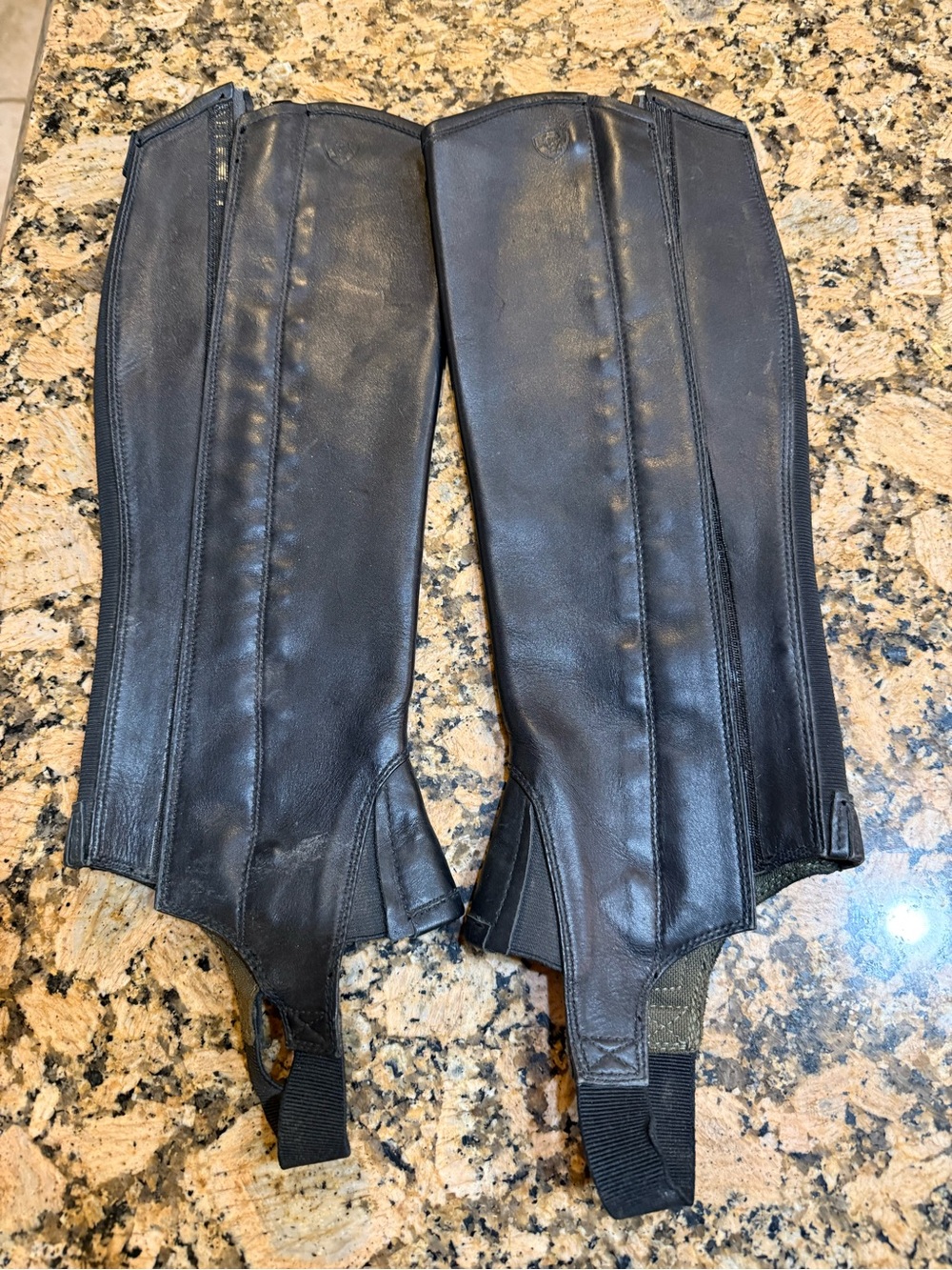 ARIAT equestrian brand ladies XS Black Leather Half Chaps - Classic Riding need